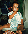 bimba mangia